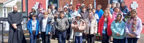 Школьники посетили храм Живоначальной Троицы в Борисове.